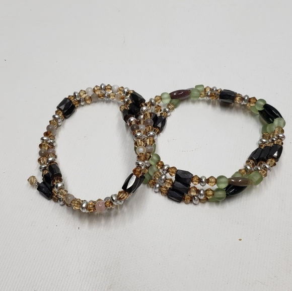 Elegant Beaded Bracelet Set Magnetic Black, Green, Gold Multicolour - Picture 8 of 10